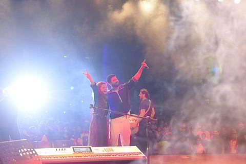 Taapsee Pannu and Vicky Kaushal at the concert