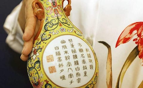 Antique Chinese vase (Source: Internet)