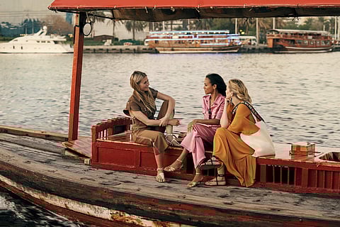 Gwyneth Paltrow, Kate Hudson and Zoe Saldana in Old Dubai