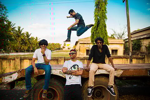 Tails on Fire (L-R): Sriram, Jitesh, Ritesh & Karan (overhead)