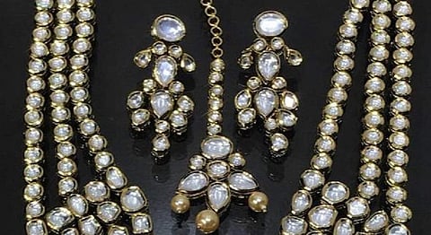 A paneled polki necklace by Style Addict