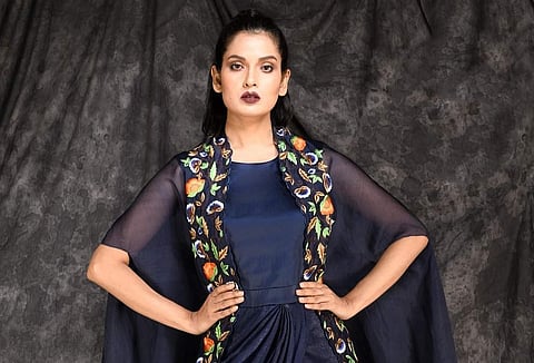 Pleated dress with embroidered drape dupatta by Troo