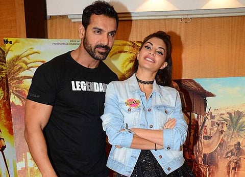 Jacqueline-Fernandez_and_John_Abraham