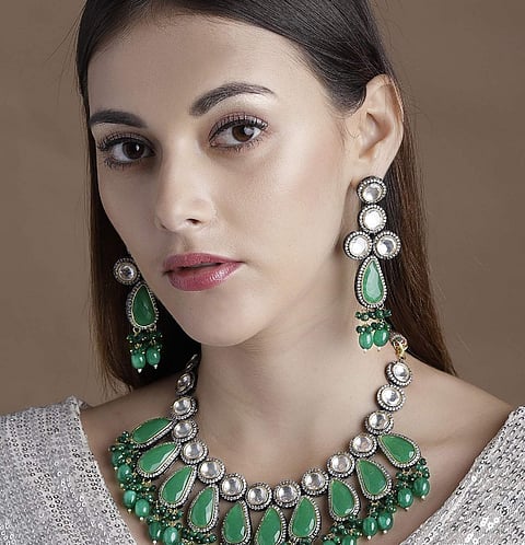 Ruban's silver-palted handcrafted necklace set