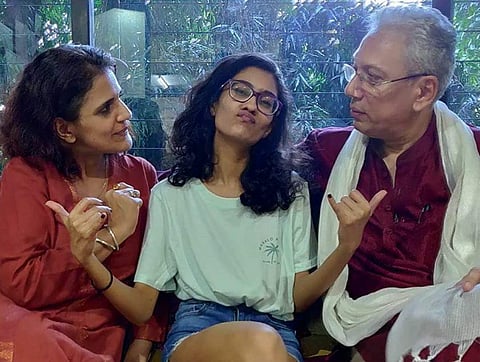 Bollywood actress Sushmita Sen's elder daughter Renee is all set to make her acting debut with Suttabazi.