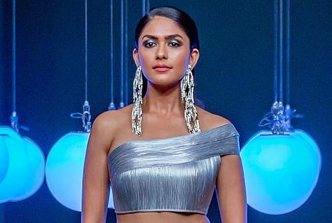 Lakmé Ambassador Mrunal Thakur for Rimzim Dadu at Lakme Absolute Grand Finale