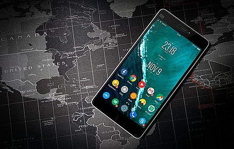 Smartphones for virus tracking? (Source: Internet)