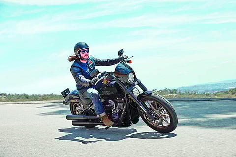 Harley-Davidson_Low_Rider_S_02