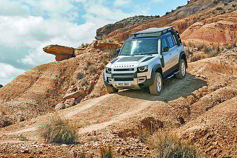 Land_Rover_Defender_(1)