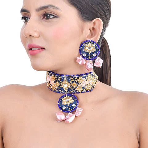 A meenakari set in royal blue