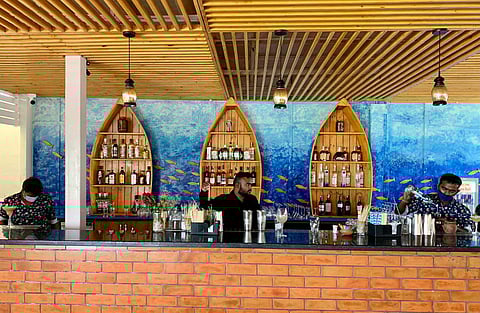 Boats shelve your spirits at the bar!