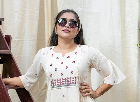 An outfit by Howrah Bridge