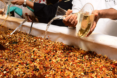 Cake mixing at ITC Grand Chola