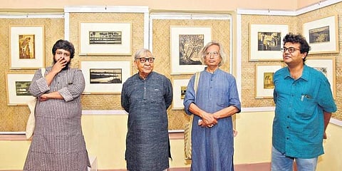 (L to R) Debojyoti Mukhopadhyay, artists Ganesh Haloi and Jogen Chowdhury and Saurav Dey at Debovasha’s latest exhibition