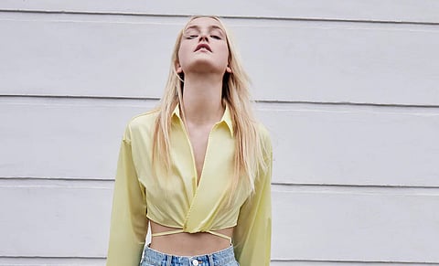 Midriff flossing is back in focus, thanks to A-listers like Bella Hadid and Kendall Jenner. Here’s how to wear the trend...