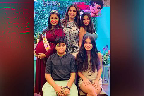 Raveena Tandon with her daughters and grandchildren