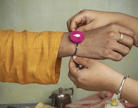 Plantable rakhi by Phool.co