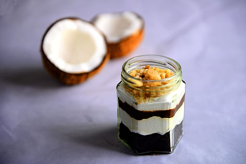 Vegan coconut ash cookie