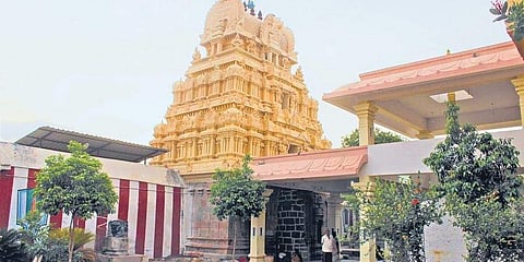 Koviladi is about 25 km from Thiruchirapalli on the Thiruchirapalli-Thiruvaiyaru road