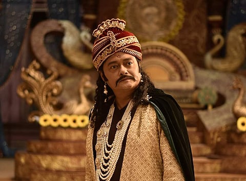 Saswata Chatterjee as Hobu Chandra