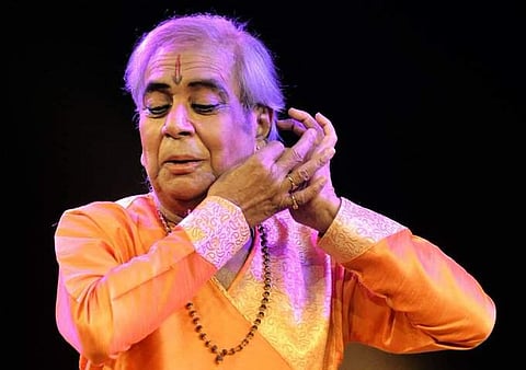 Birju Maharaj was said to be playing with his grandsons when his health unexpectedly deteriorated, requiring him to be rushed to the hospital, where he died of a heart attack