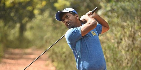 Civil head constable-turned-golfer Suresh Kumar (Photo| Nagaraja Gadekal, EPS)