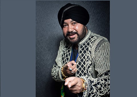 Dedicating his performance to Prime Minister Narendra Modi, Daler Mehndi will be performing his evergreen hit albums, like Namoh Namoh, India India and Jago India.