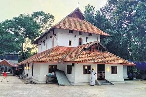 Cheraman Perumal mosque built in the typical Kerala style temple architecture