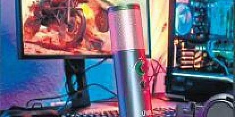 Budget friendly Uhuru UM-1100 starts from I2300 The device with dual mode is available at an affordable rate on Amazon