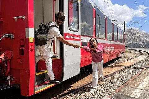 Mira Rajput posts a picture with Hubby Shahid Kapoor recreating the 'DDLJ' scene