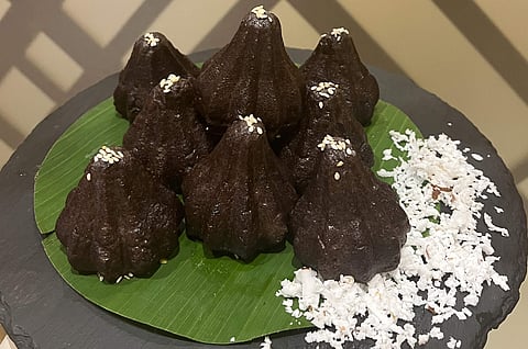 Ragi Nuvvula Modak