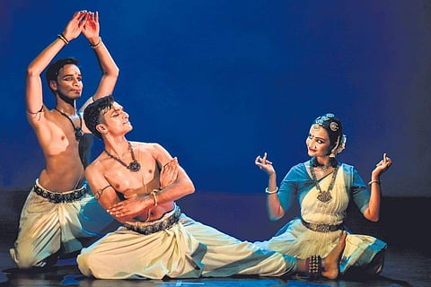 Parshwanath Upadhye (centre)