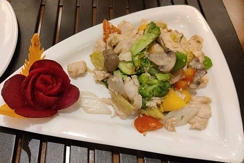 Exotic Vegetables and Chicken in Oyster Sauce