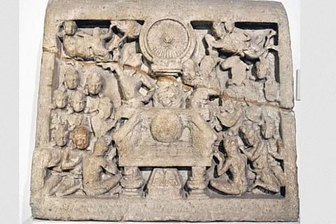 Dharmachakra Pravartana Buddha, stone sculpture