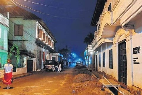 Even as the ‘peak season’ is on, a street in Fort Kochi wears a deserted look | A Sanesh