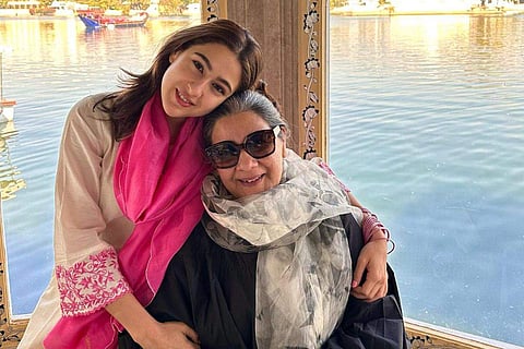Sara Ali Khan and Amrita Singh near Lake Pichola