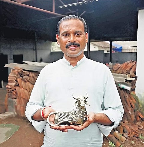 National Award-winning craftsman Rajendra Baghel.