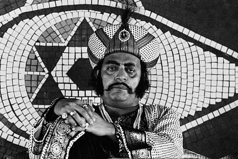 The poster of Hirak Raja'r Deshe