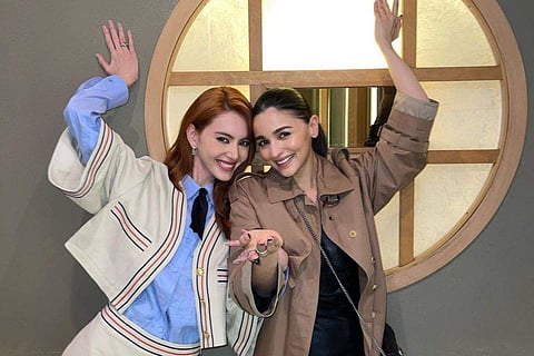 Alia Bhatt poses with Davika Hoorne