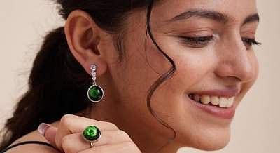 A sample dry flower jewellery