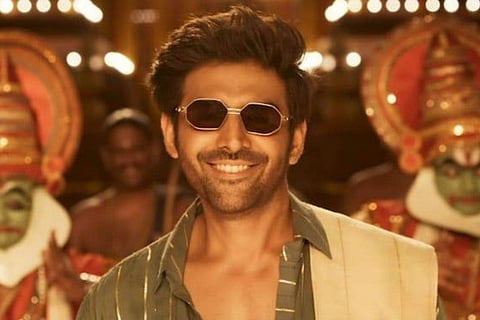 Kartik Aaryan sets the floor ablaze