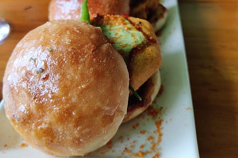 In frame: Bombay Sliders