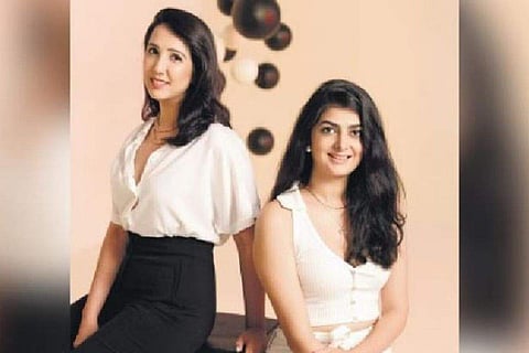 Sharon Sethi (l) and Jannat Gill