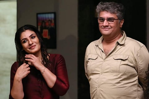 Raveena Tandon and Manish Gupta on the sets of 'One Friday Night'