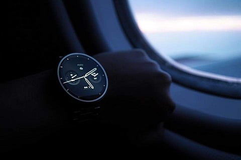 This resurgence of round dials represents a perfect integration of timeless elegance and cutting-edge technology.