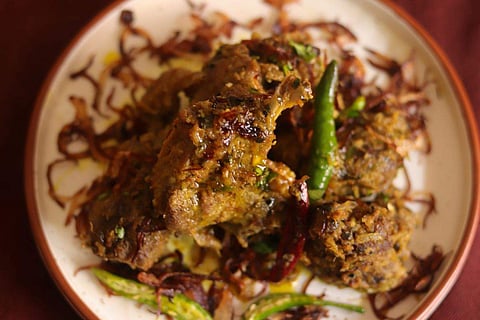 Kalojeere kancha lonka mangsho