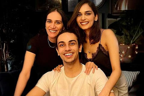 Manushi Chhillar shares an adorable picture on the occasion of Rakhi
