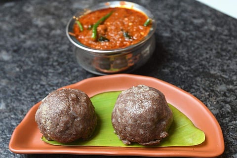 Ragi Sankati and Natukodi Pulusu