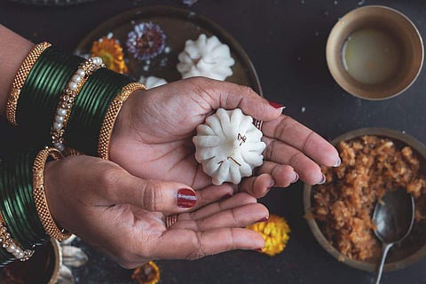 A cherished favourite of Lord Ganesha, modak comprises rice flour dumplings with sweet fillings, steamed to perfection