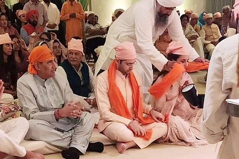 Parineeti, Raghav's picture seeking blessings in Gurudwara goes viral